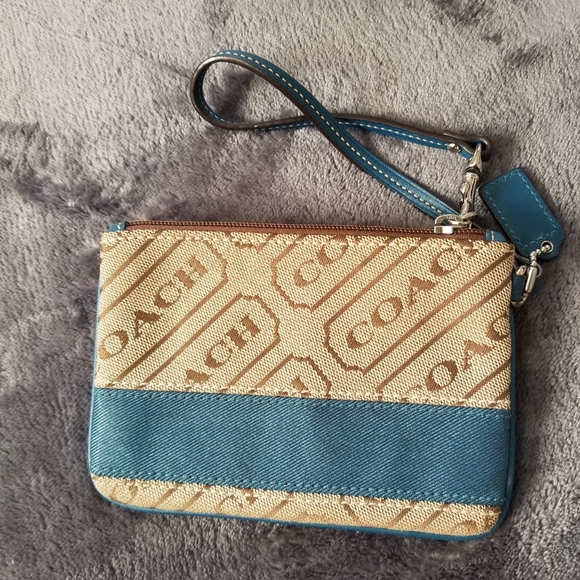 Authentic gently used Coach wristlet - Picture 7 of 8